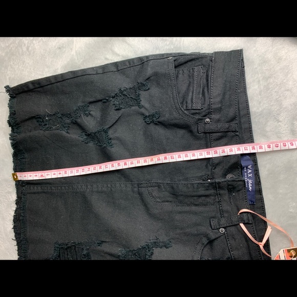 Distressed Raw-hem basic mini denim skirt - Picture 10 of 10